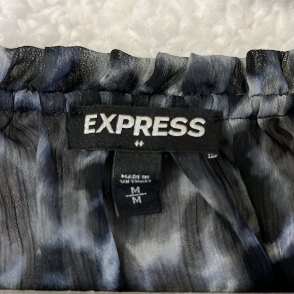Express Women’s  Sheer Animal Print Blouse Size M - Picture 9 of 9